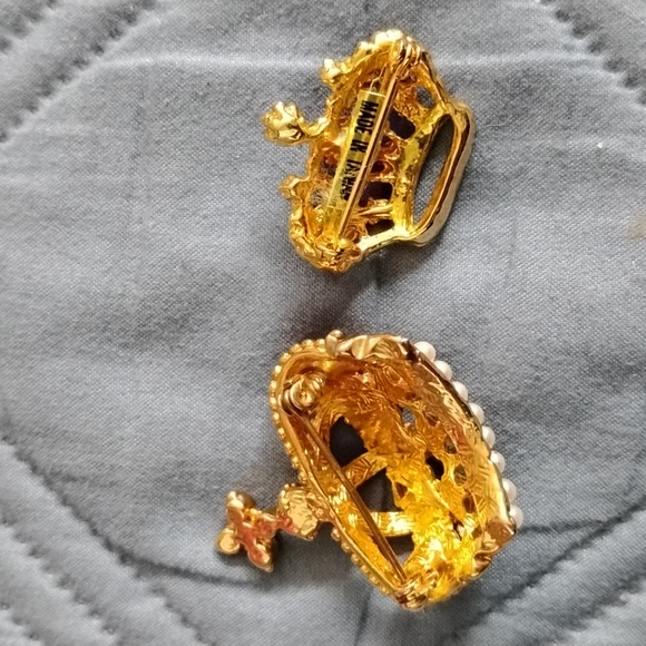 Cute Crown Jeweled Brooches - Picture 3 of 4